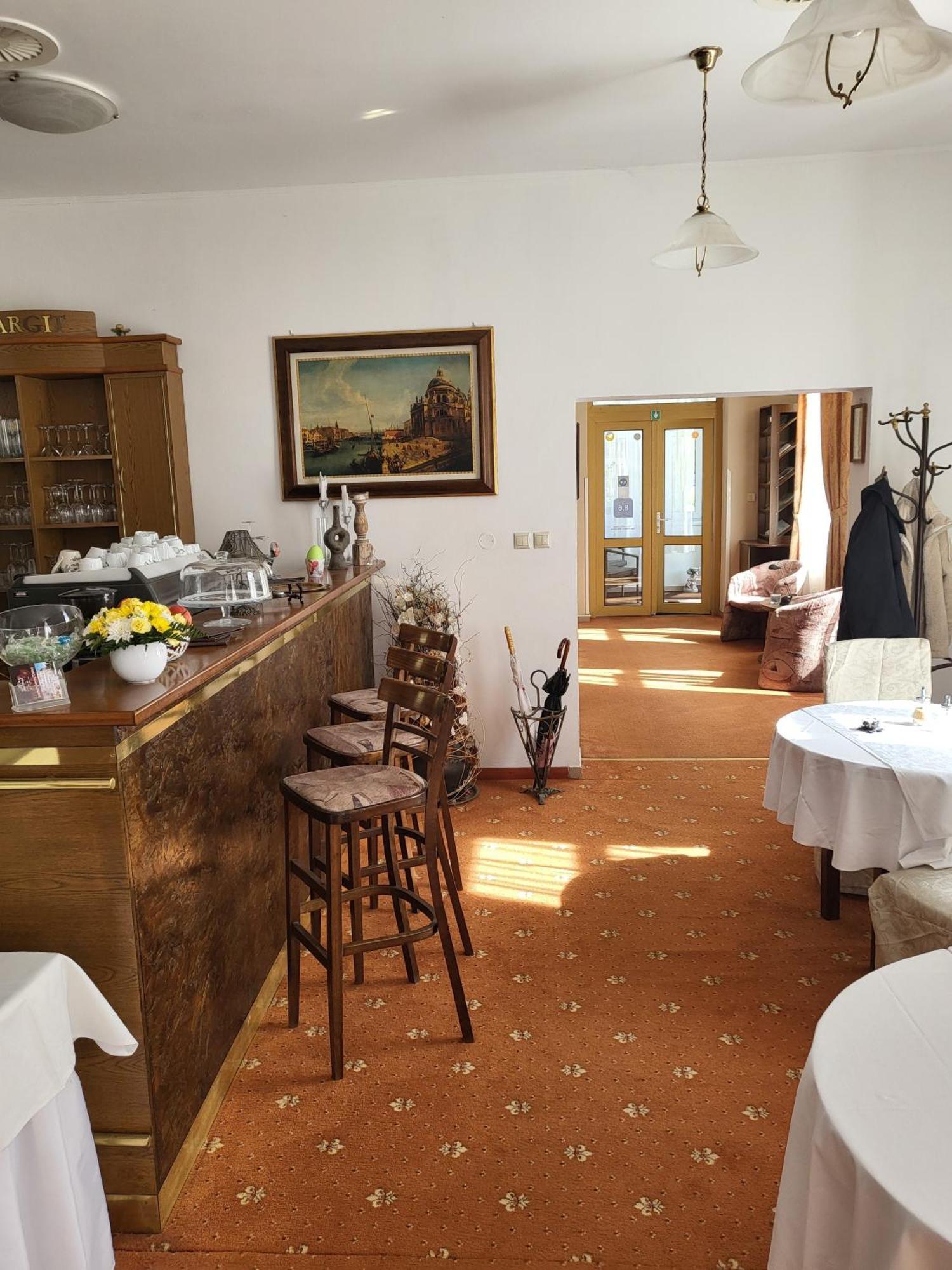 Hotel Margit Trencianske Teplice Exterior photo