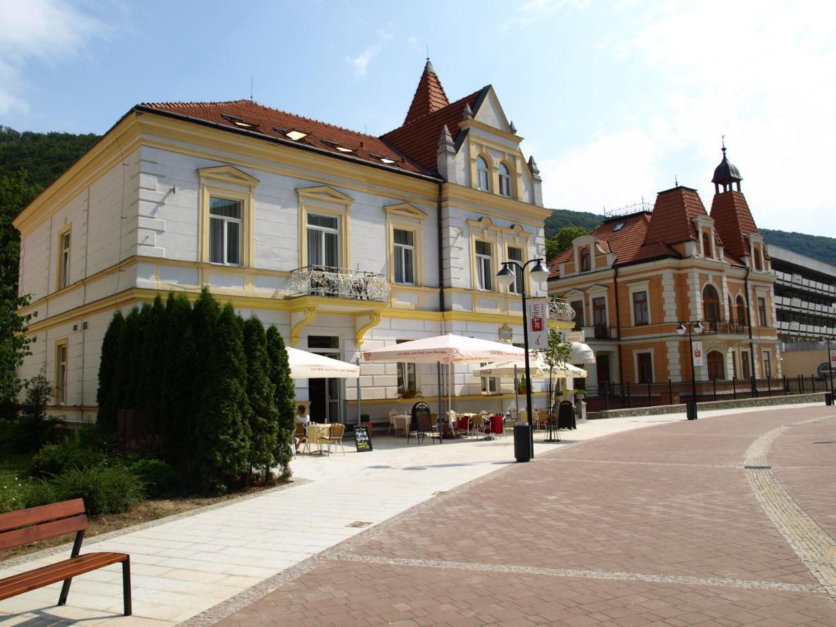 Hotel Margit Trencianske Teplice Exterior photo